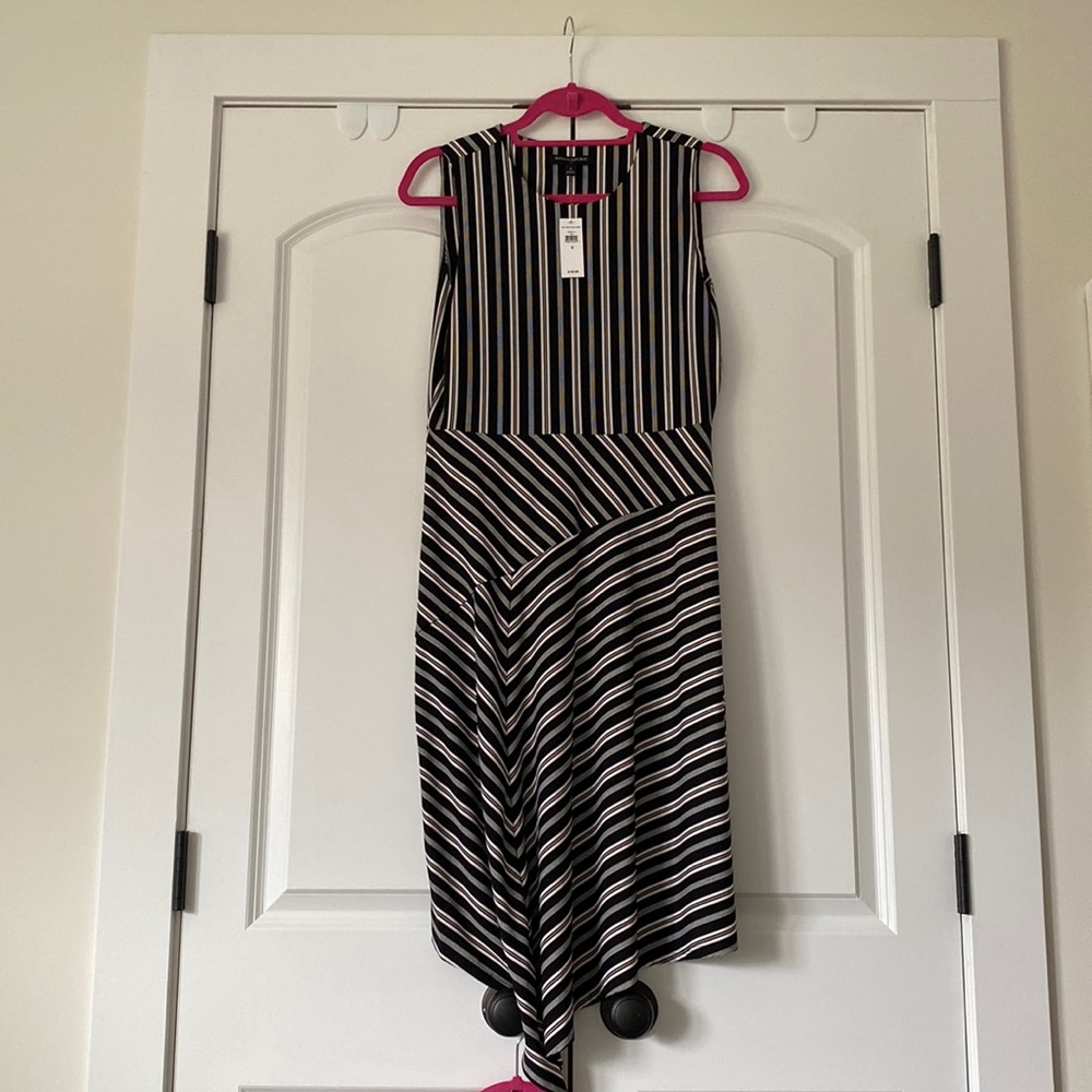 NWT 🤩 Banana Republic Black and White Asymmetrical Striped Dress! Size Small